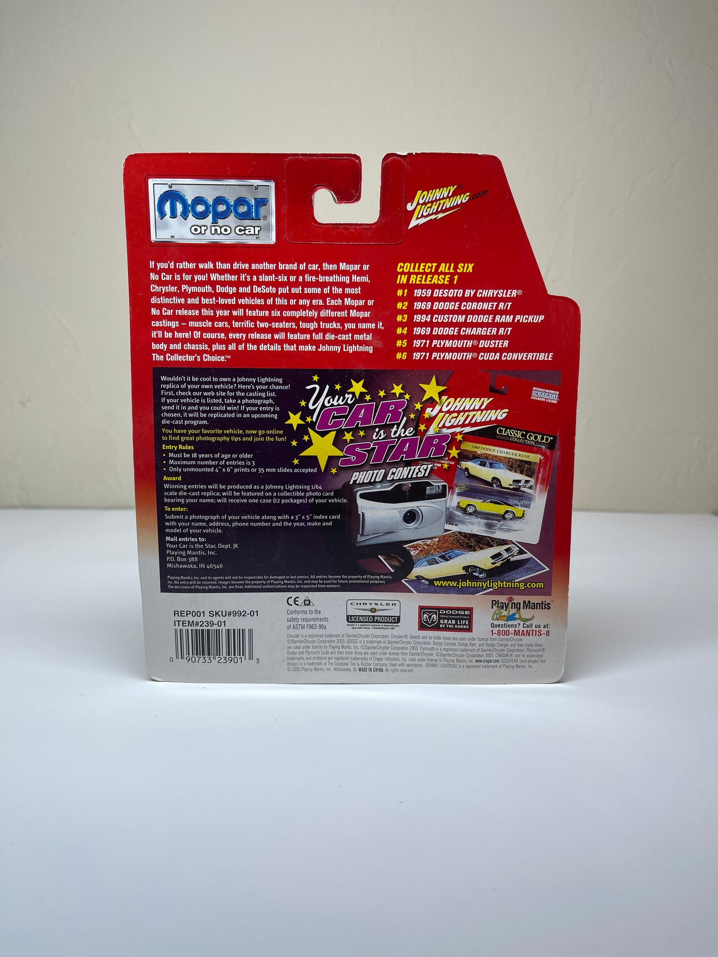 Johnny Lightning Mopar 1971 Plymouth Duster