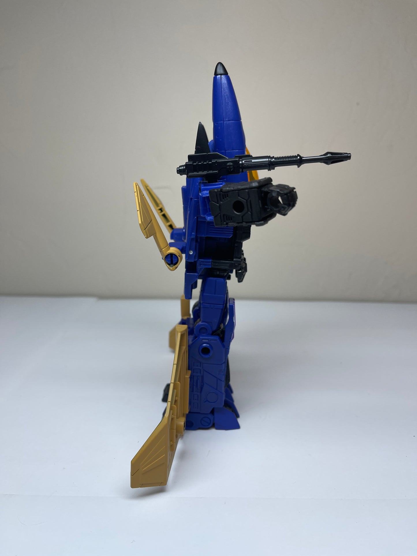 Transformers War for Cybertron Earthrise Decepticon Dirge