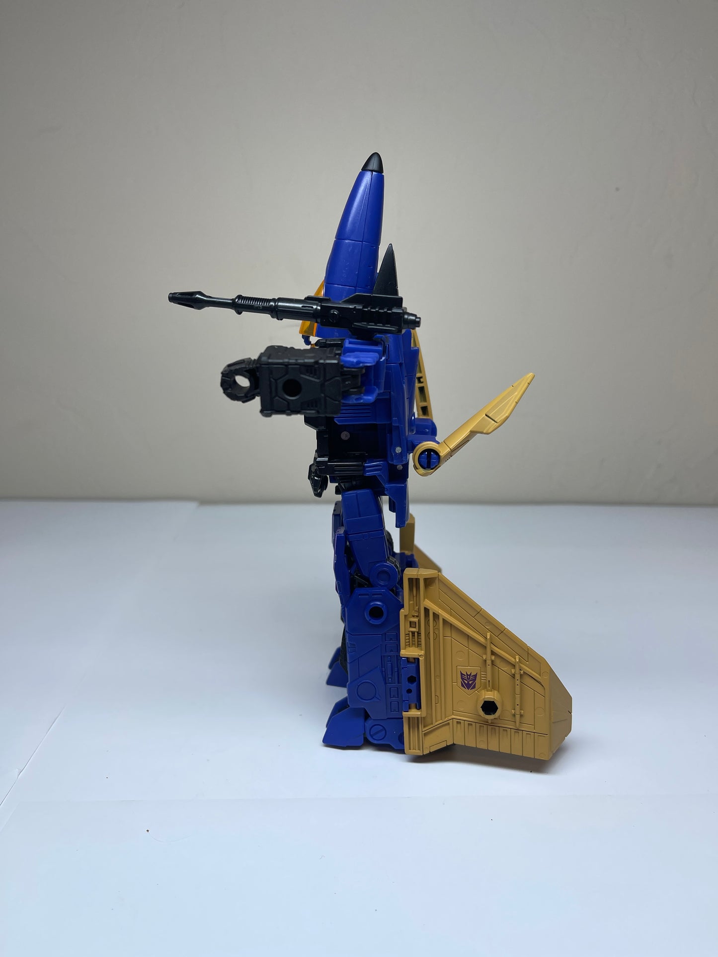 Transformers War for Cybertron Earthrise Decepticon Dirge