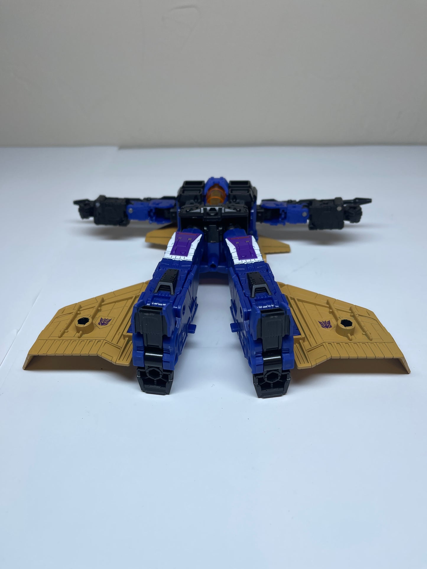 Transformers War for Cybertron Earthrise Decepticon Dirge