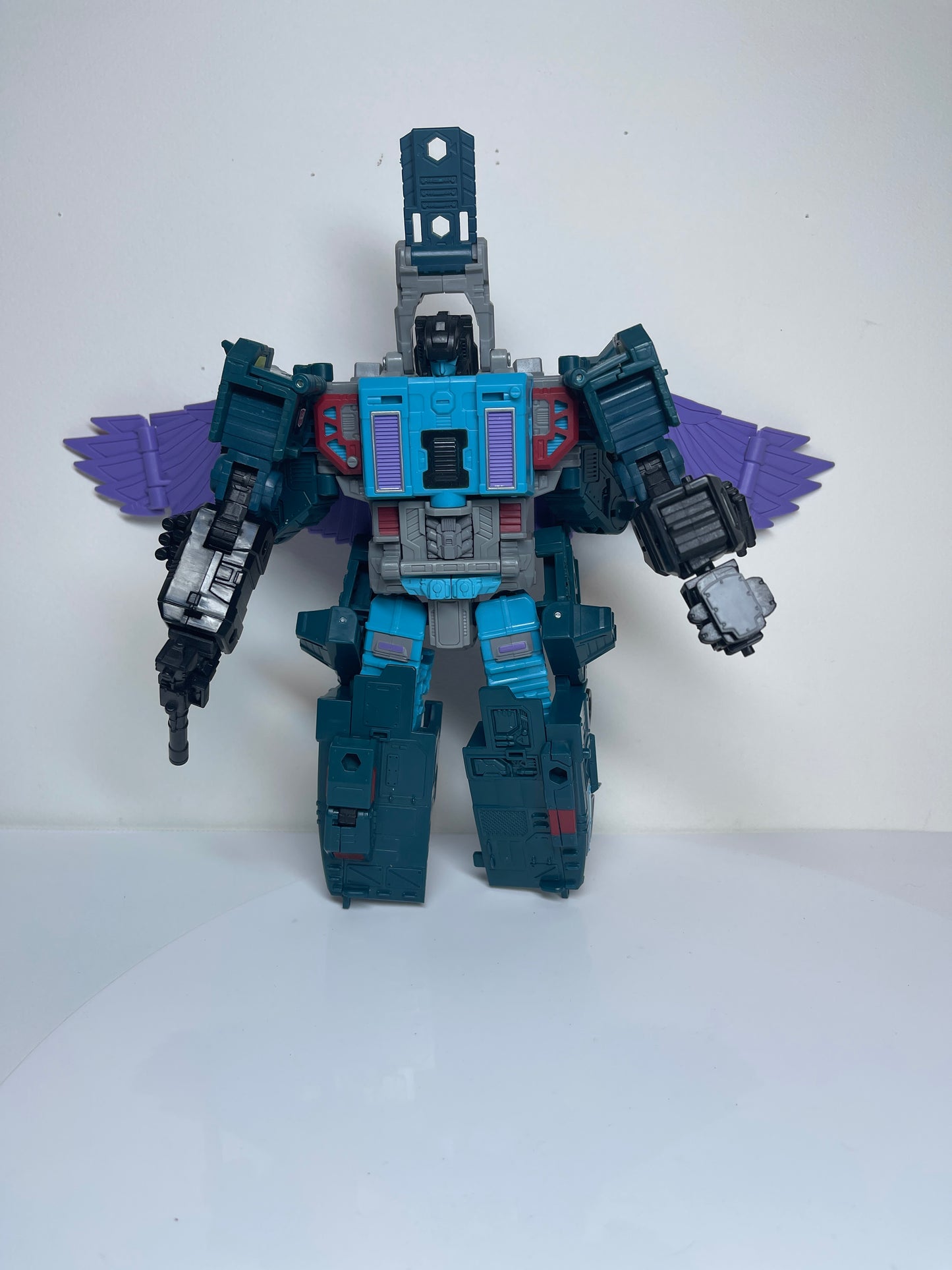 Doubledealer Leader Class Transformers Generations