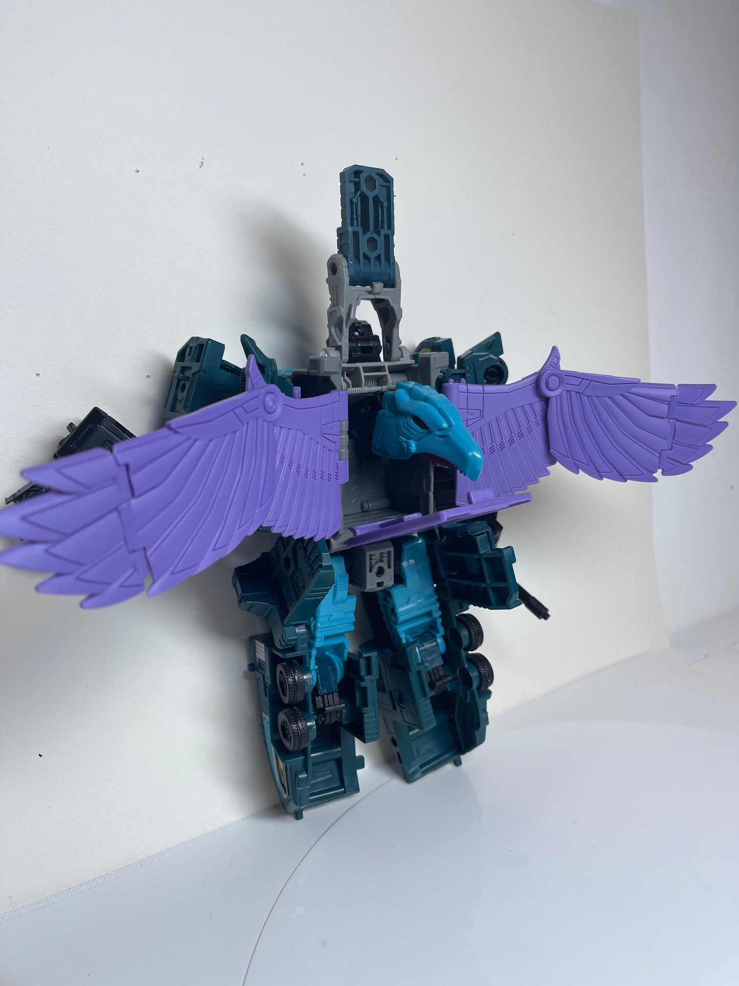 Doubledealer Leader Class Transformers Generations