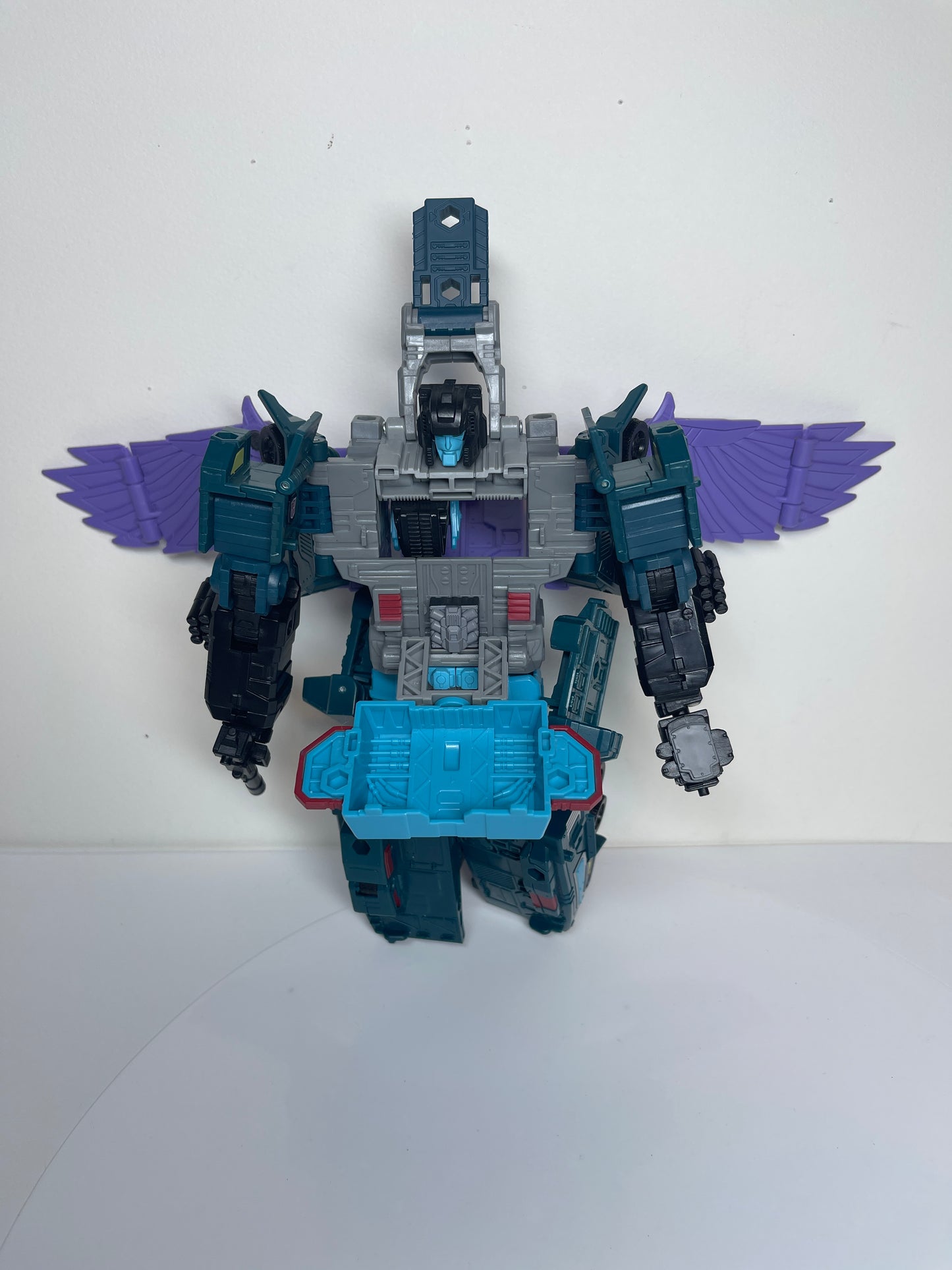 Doubledealer Leader Class Transformers Generations