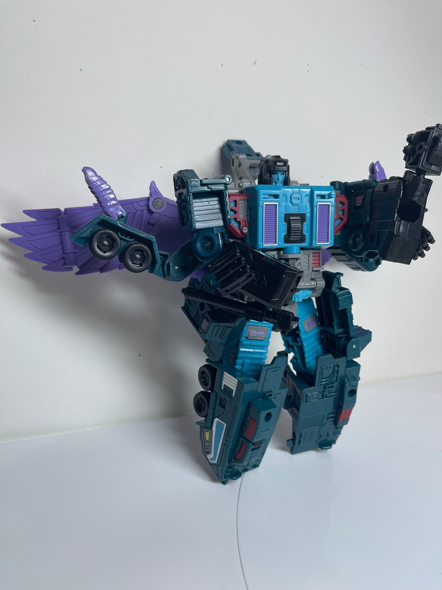 Doubledealer Leader Class Transformers Generations