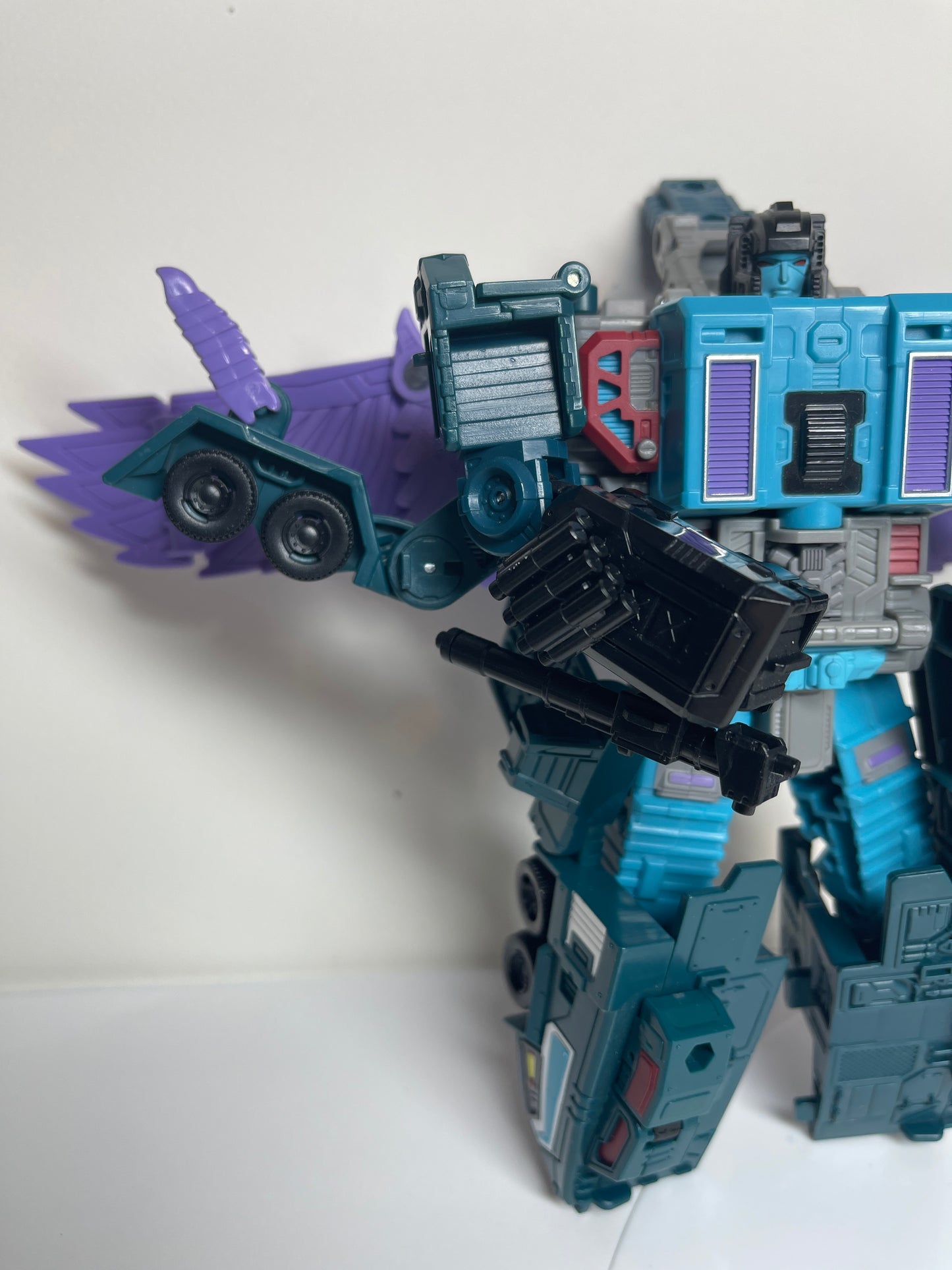 Doubledealer Leader Class Transformers Generations