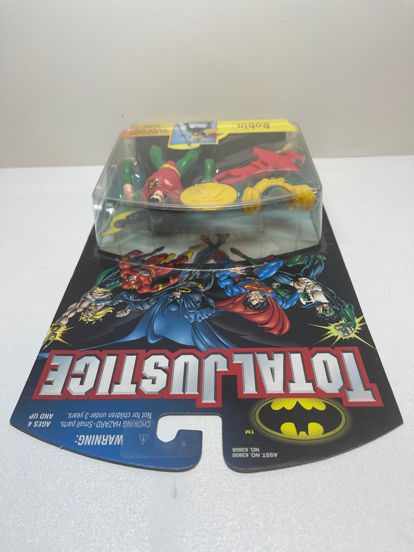 Total Justice Robin with Spinning Razor Disc and Battle Staff
