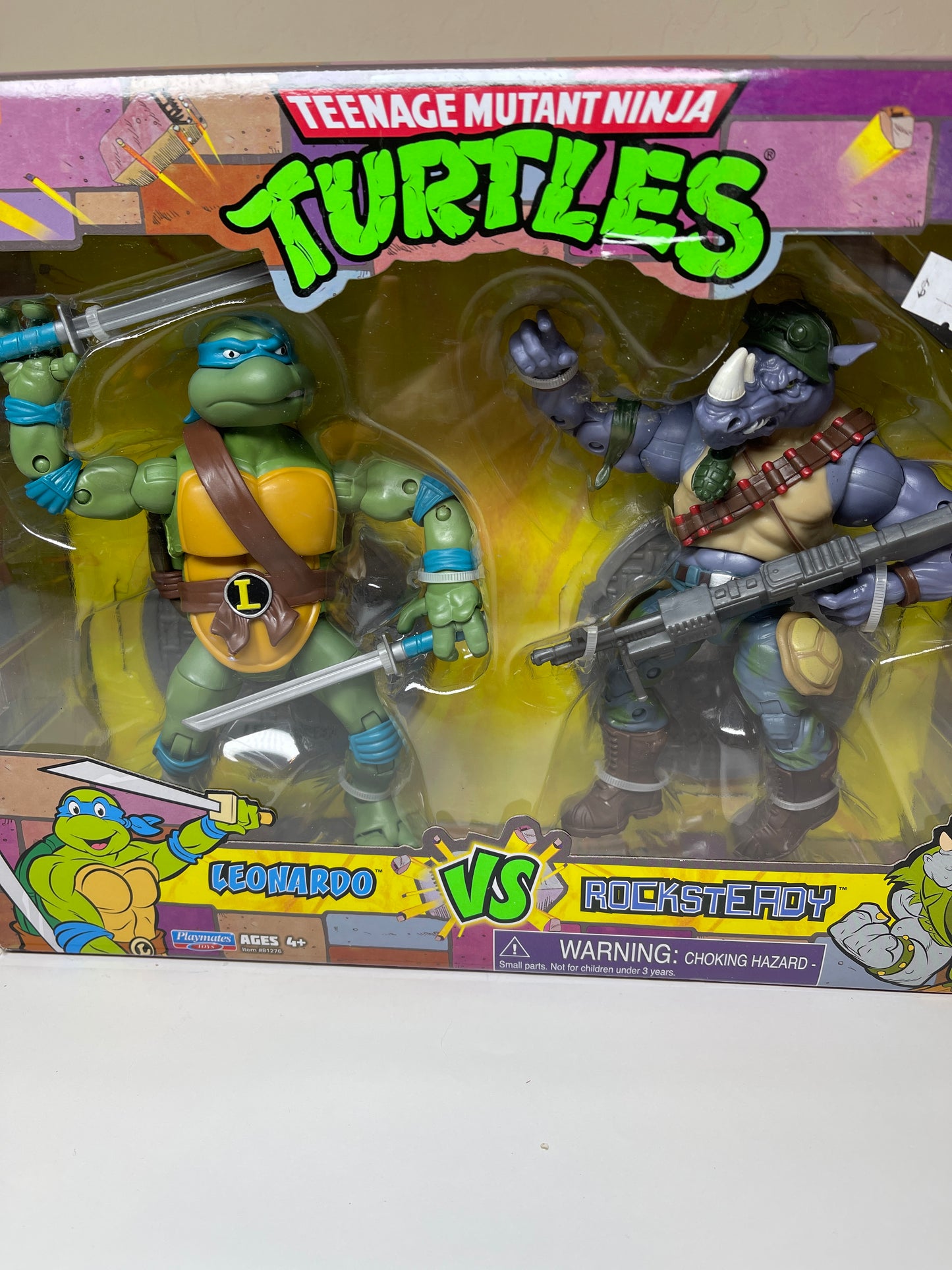 Teenage Mutant Ninja Turtles Leonardo vs Rocksteady