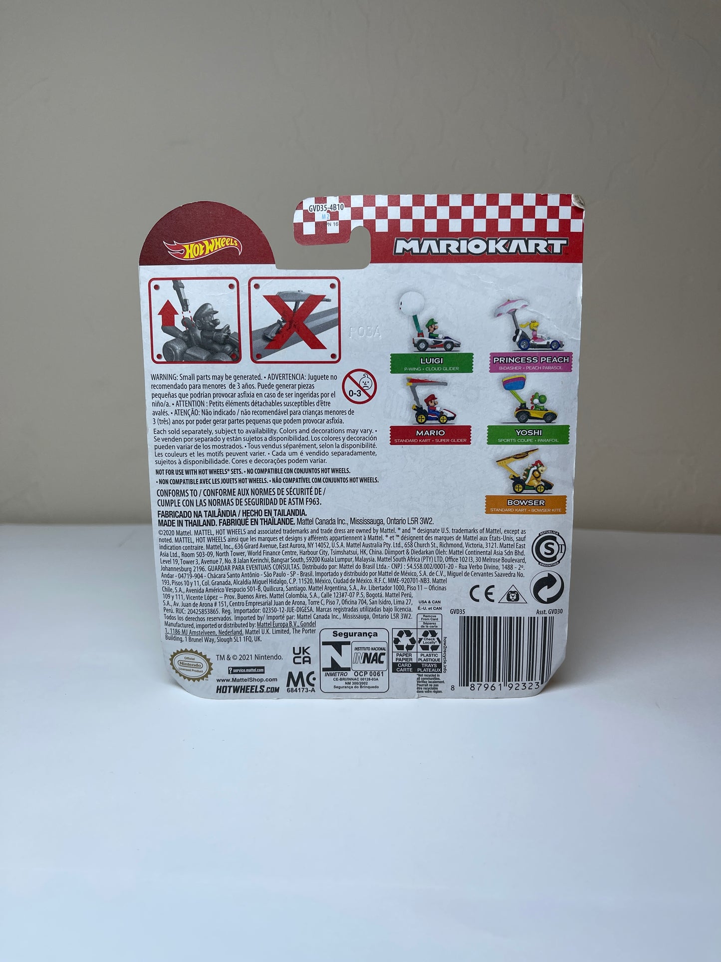Hot Wheels Mario Kart Luigi P-Wing Cloud Glider