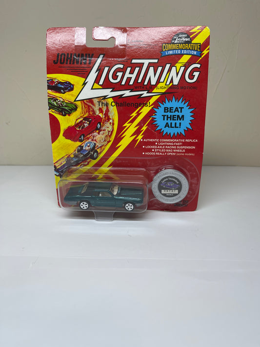 Johnny Lighting The Challengers Custom Thunderbird
