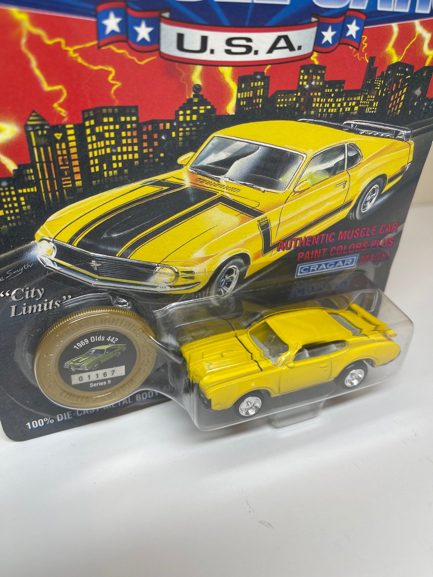 Johnny Lightning Muscle Cars 1969 Olds 442