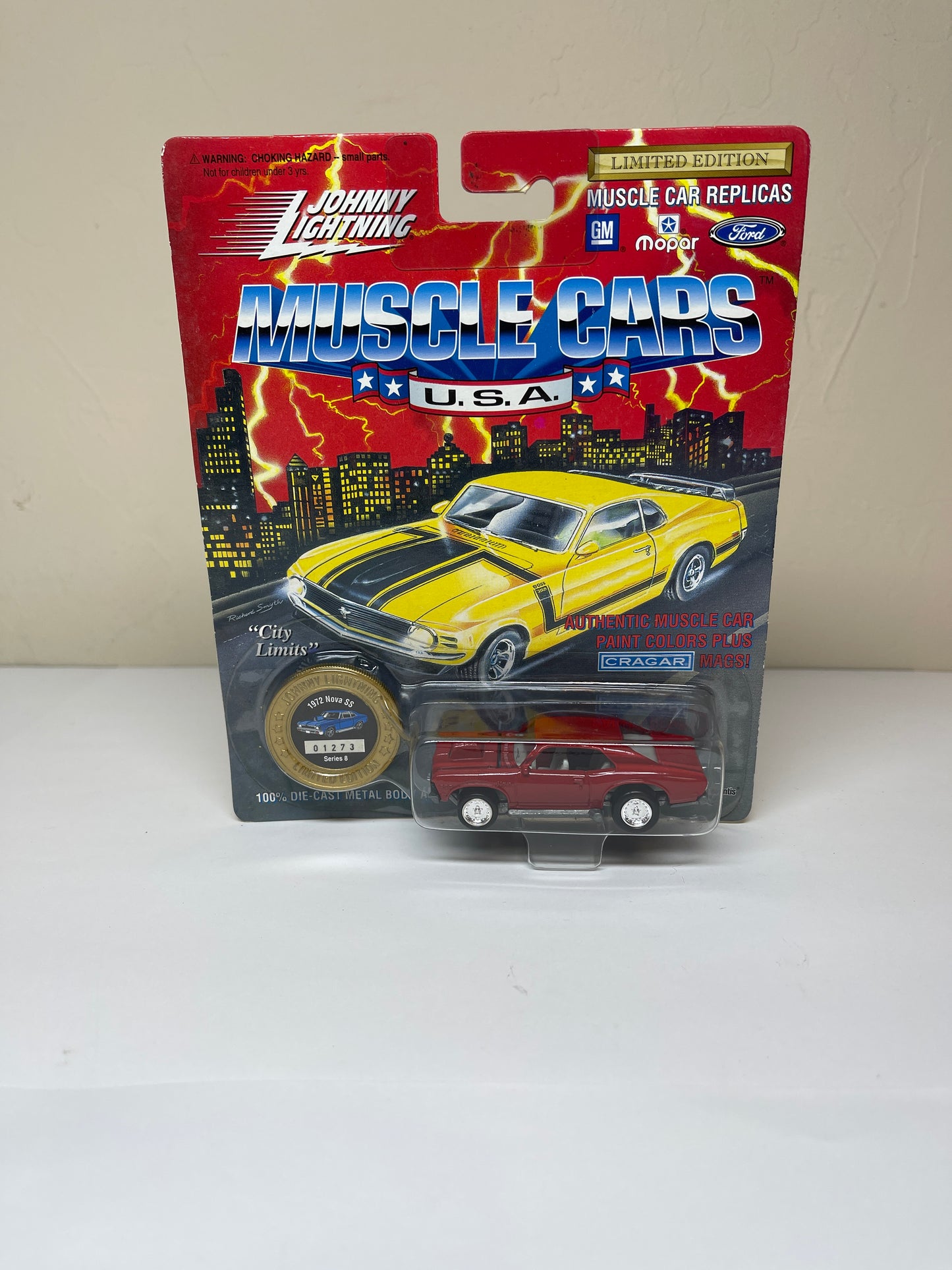 Johnny Lightning Muscle Cars 1972 Nova SS
