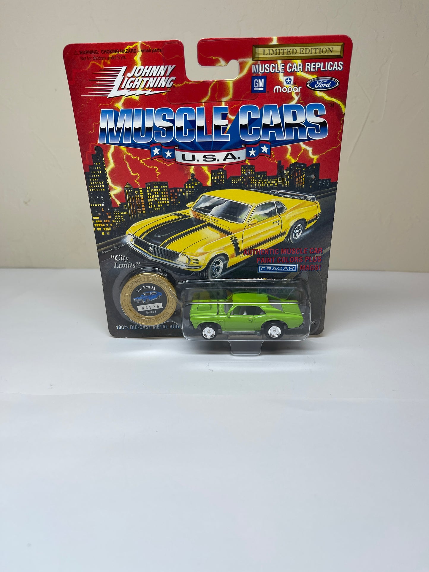 Johnny Lightning Muscle Cars 1972 Nova SS