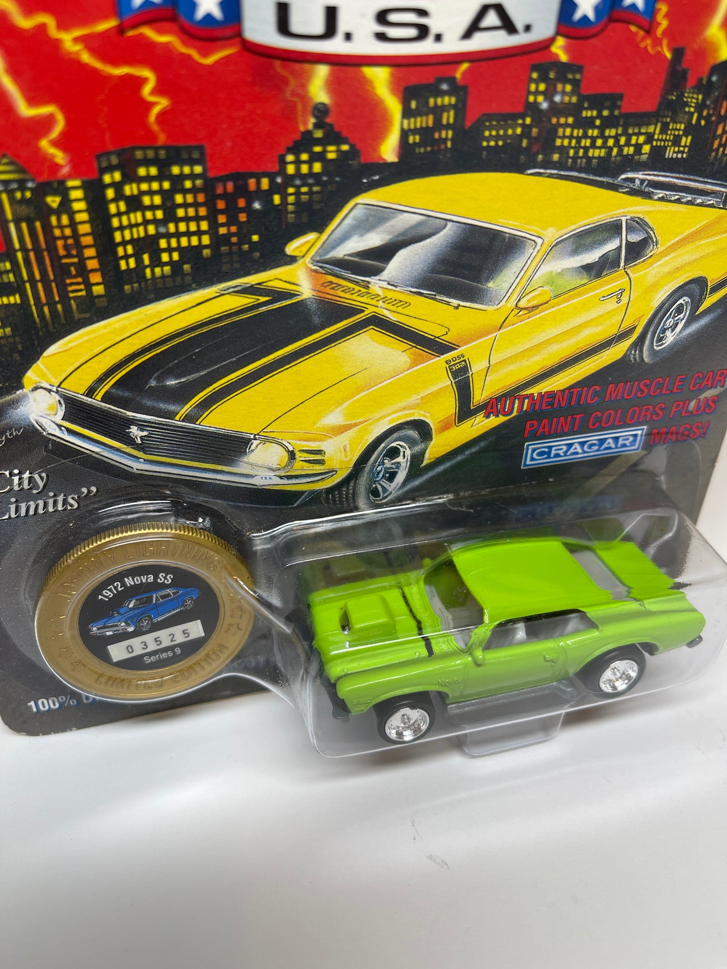 Johnny Lightning Muscle Cars 1972 Nova SS