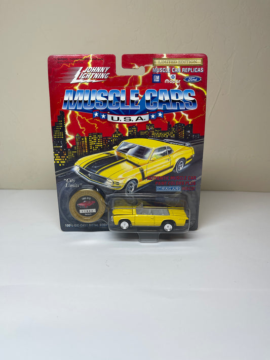 Johnny Lightning Muscle Cars 1965 GTO