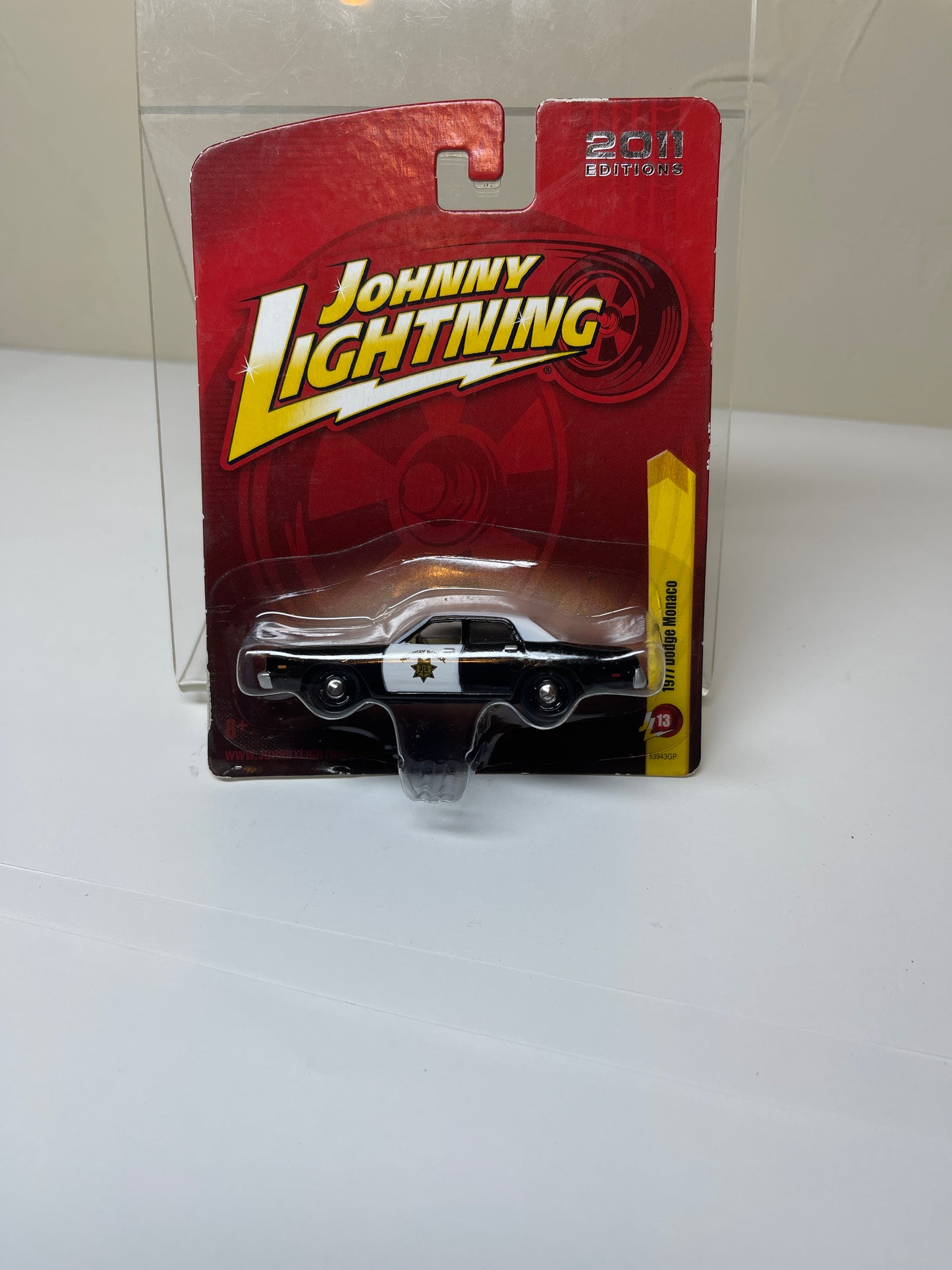Johnny Lightning 2011 Editions 1977 Dodge Monaco