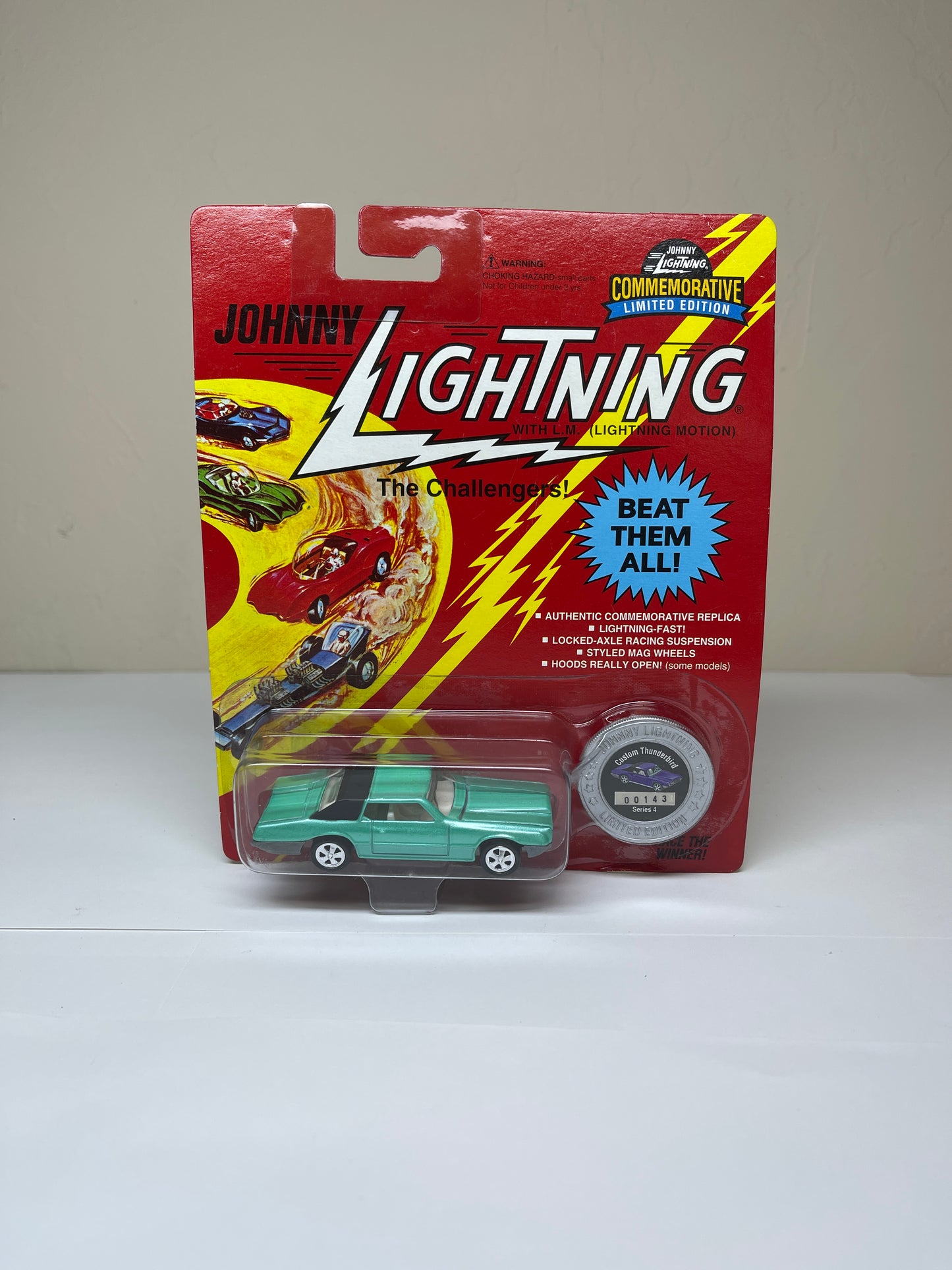 Johnny Lightning The Challengers Custom Thunderbird