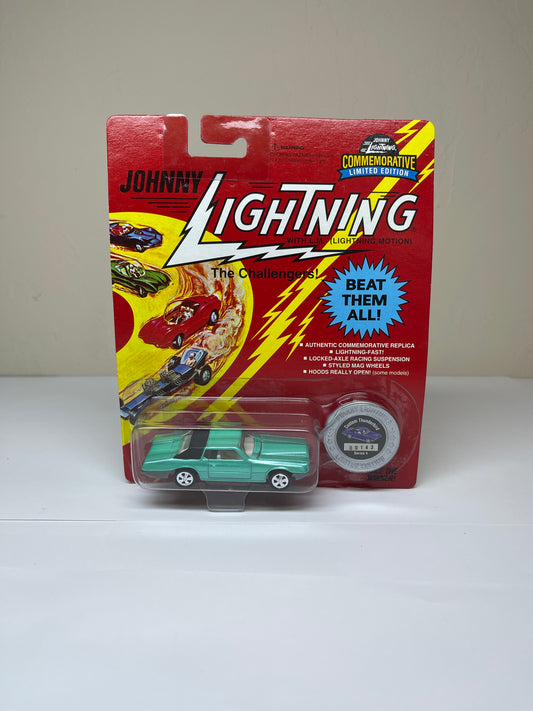 Johnny Lightning The Challengers Custom Thunderbird