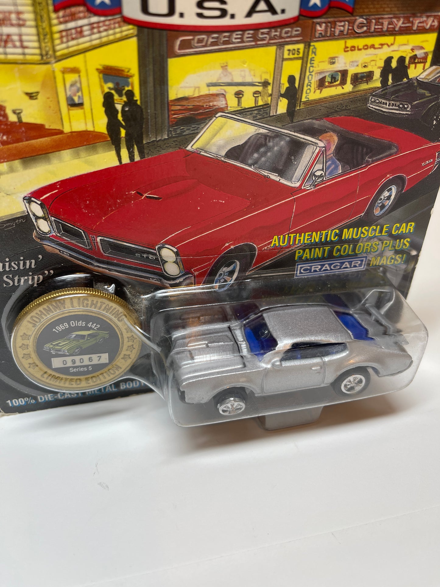 Johnny Lightning Muscle Cars 1969 Olds 442
