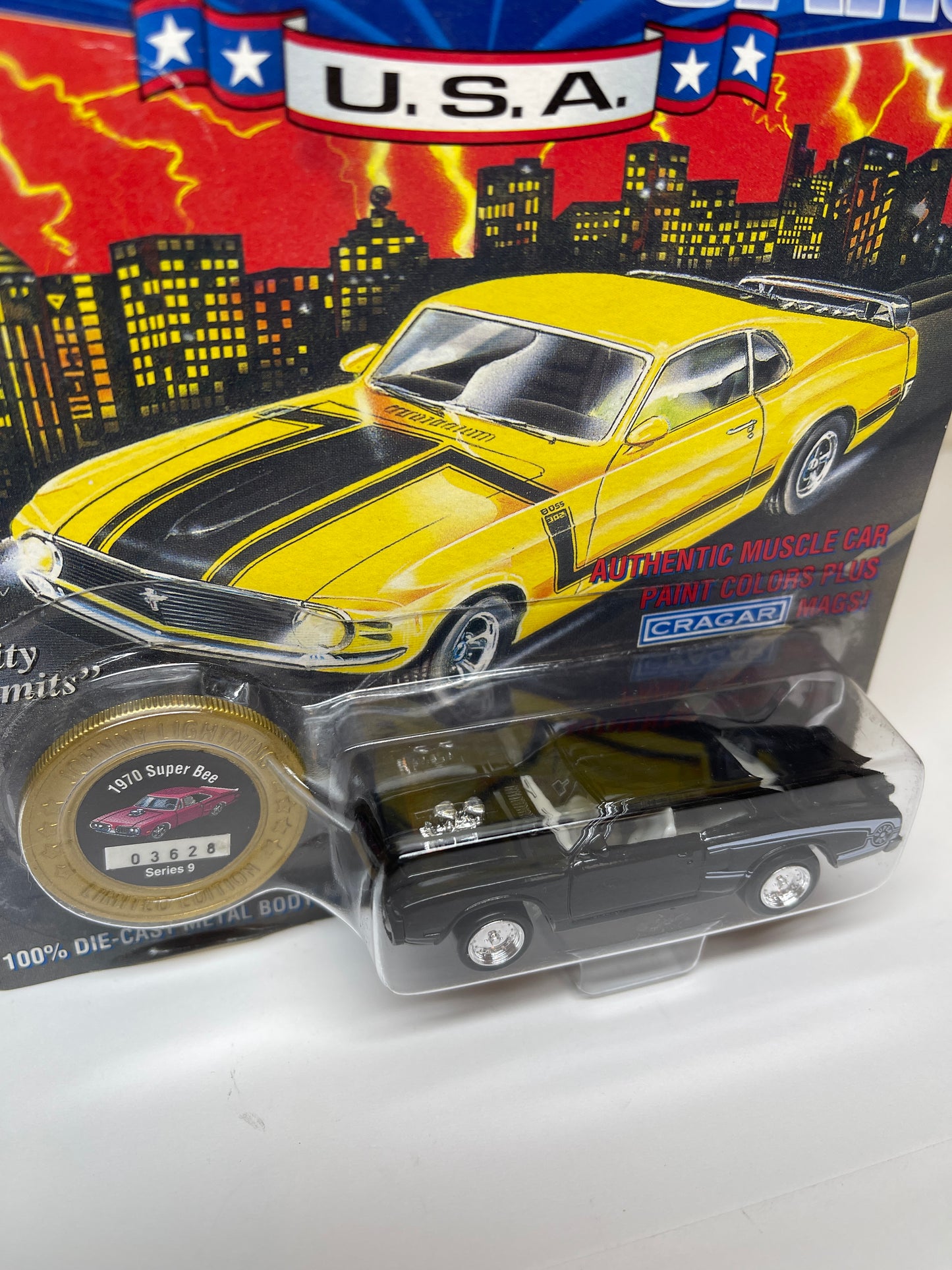 Johnny Lightning Muscle Cars 1970 Super Bee