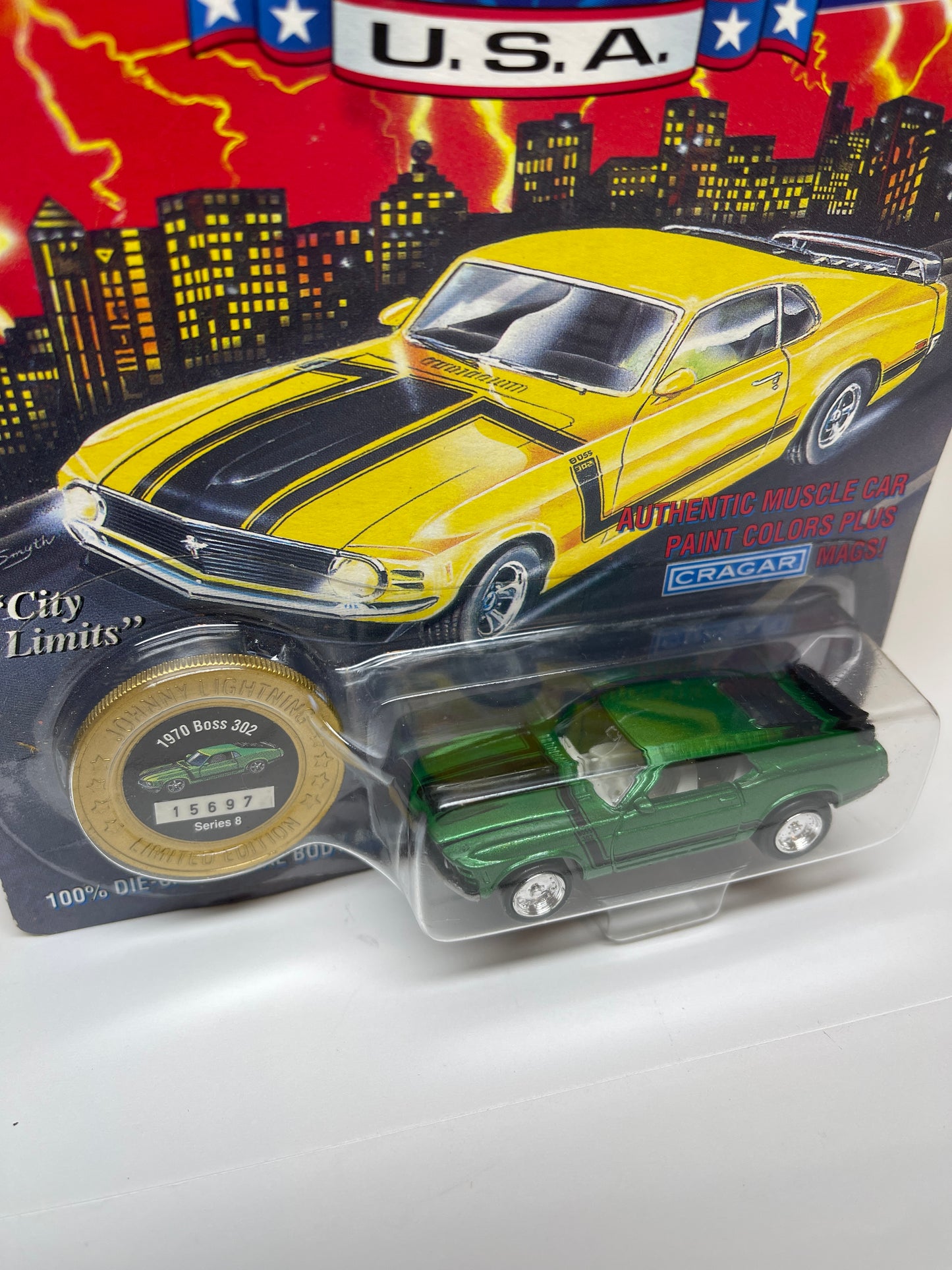 Johnny Lightning Muscle Cars 1970 Boss 302