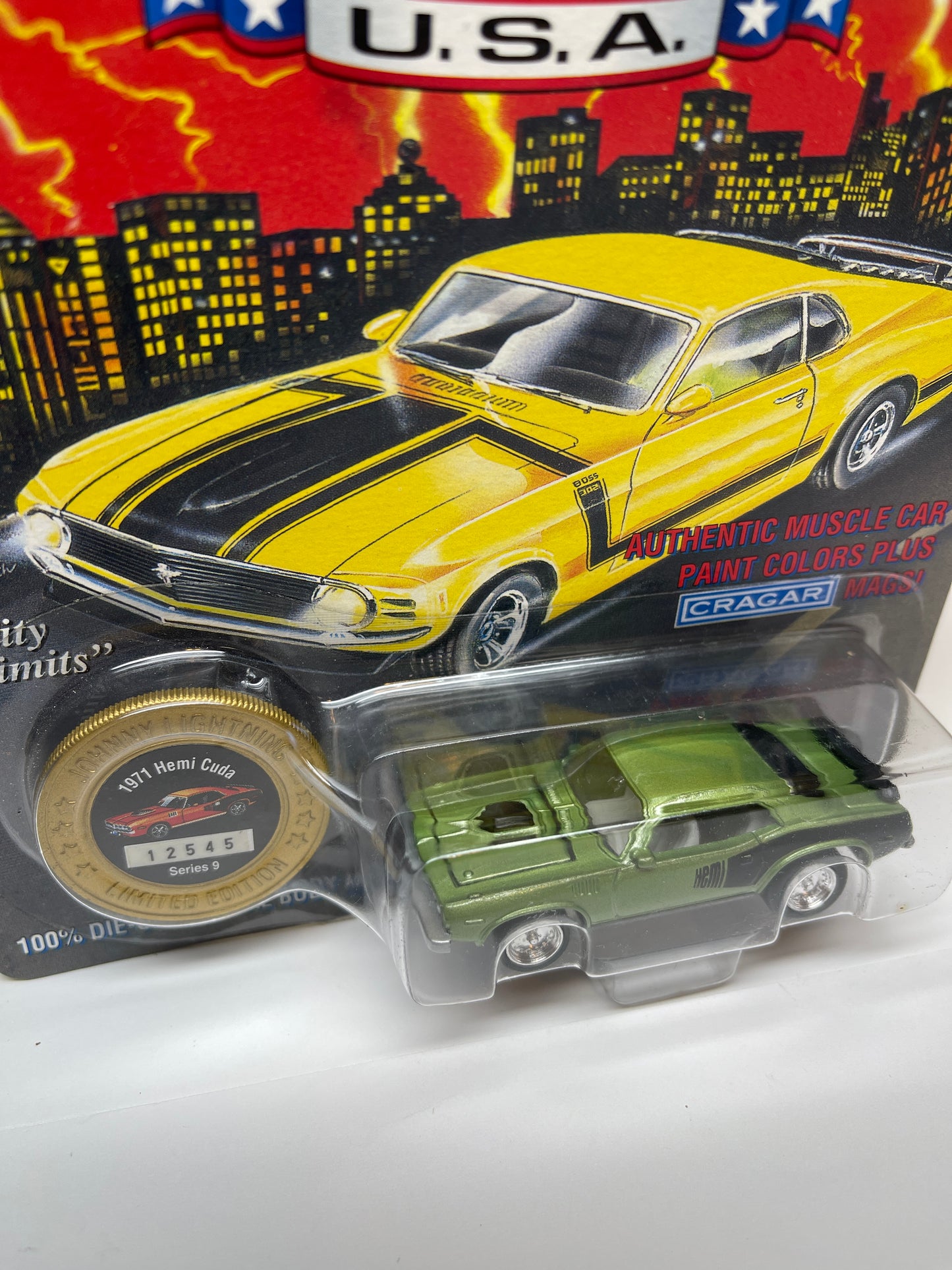 Johnny Lightning Muscle Cars 1971 Hemi Cuda