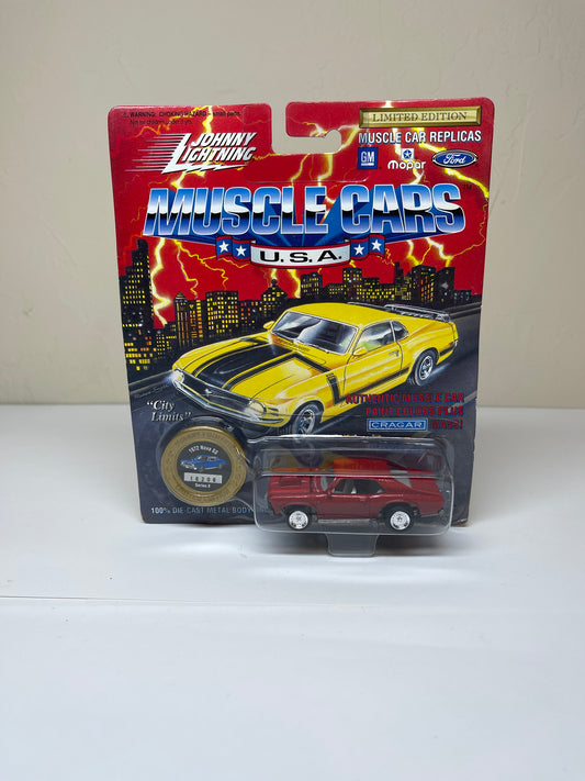 Johnny Lightning Muscle Cars 1972 Nova SS