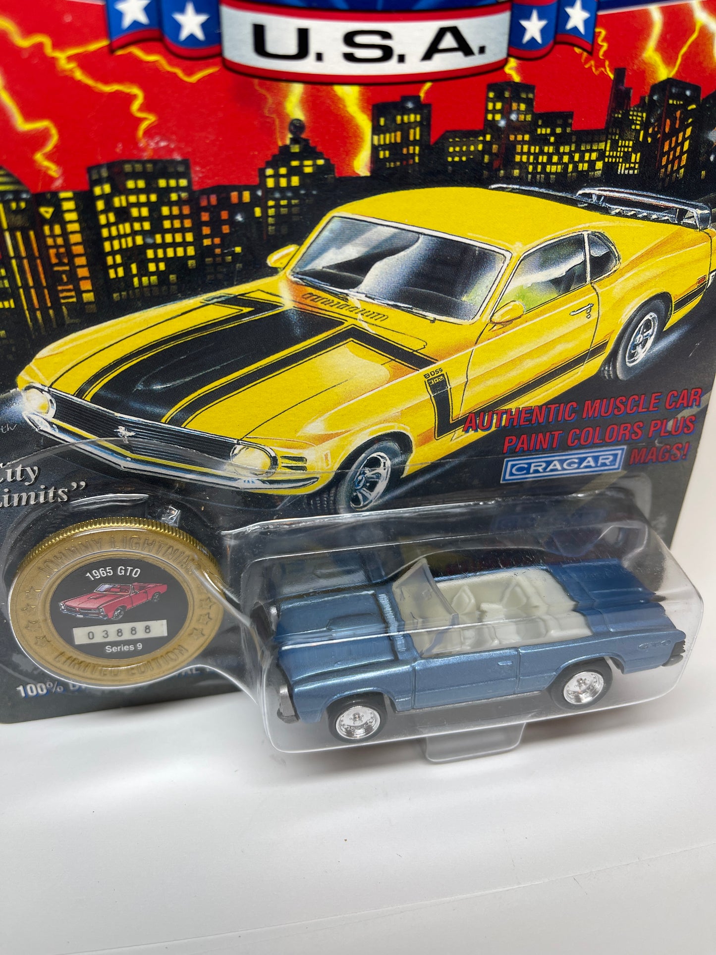 Johnny Lightning Muscle Cars 1965 GTO