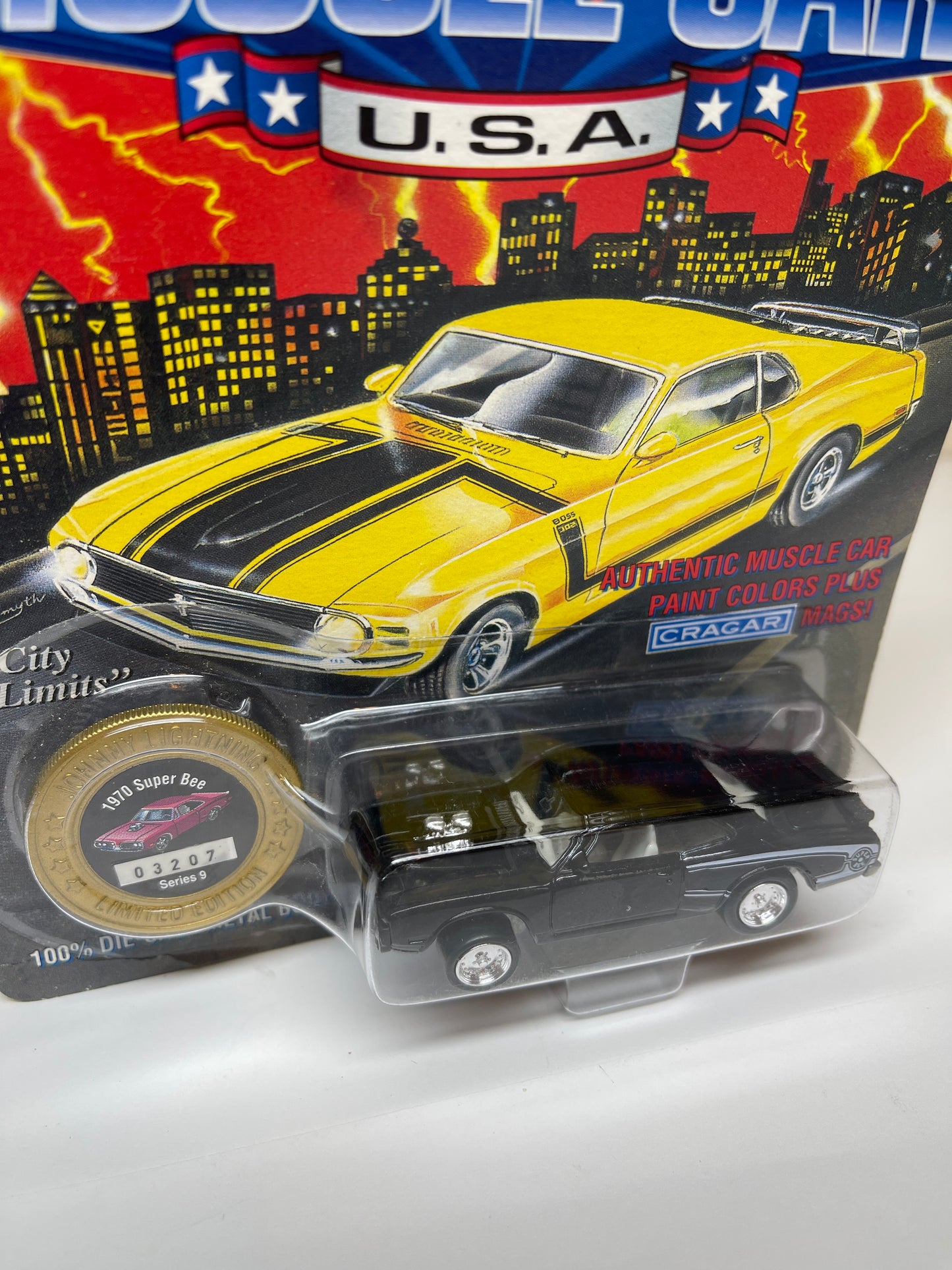 Johnny Lightning Muscle Cars 1970 Super Bee
