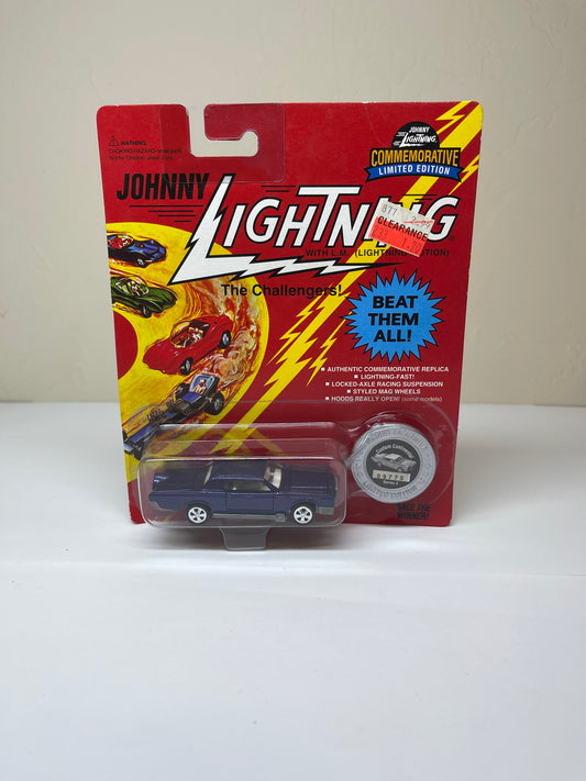 Johnny Lightning The Challengers Custom Continental