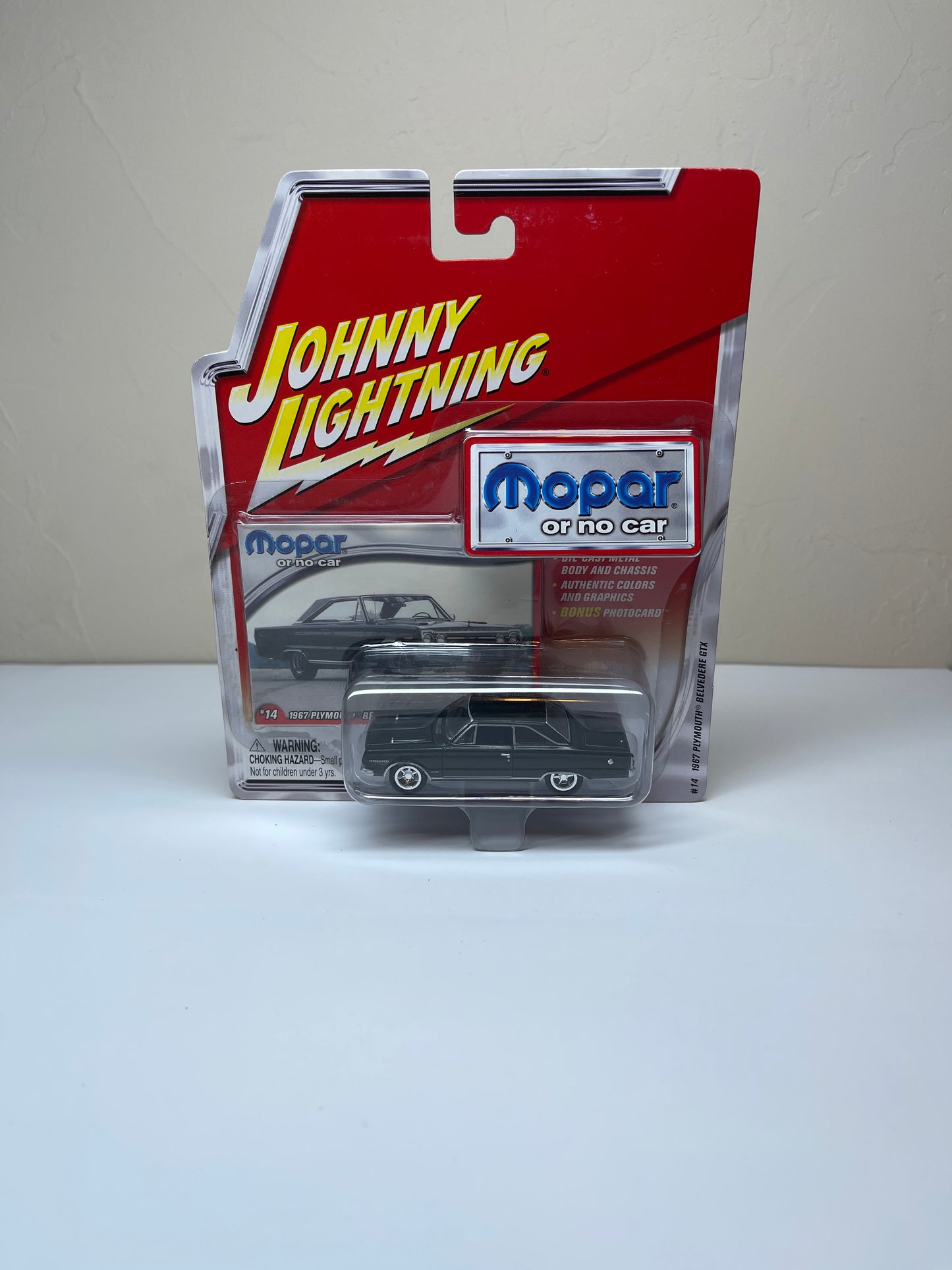 Johnny Lightning Mopar 1967 Plymouth Belvedere GTX