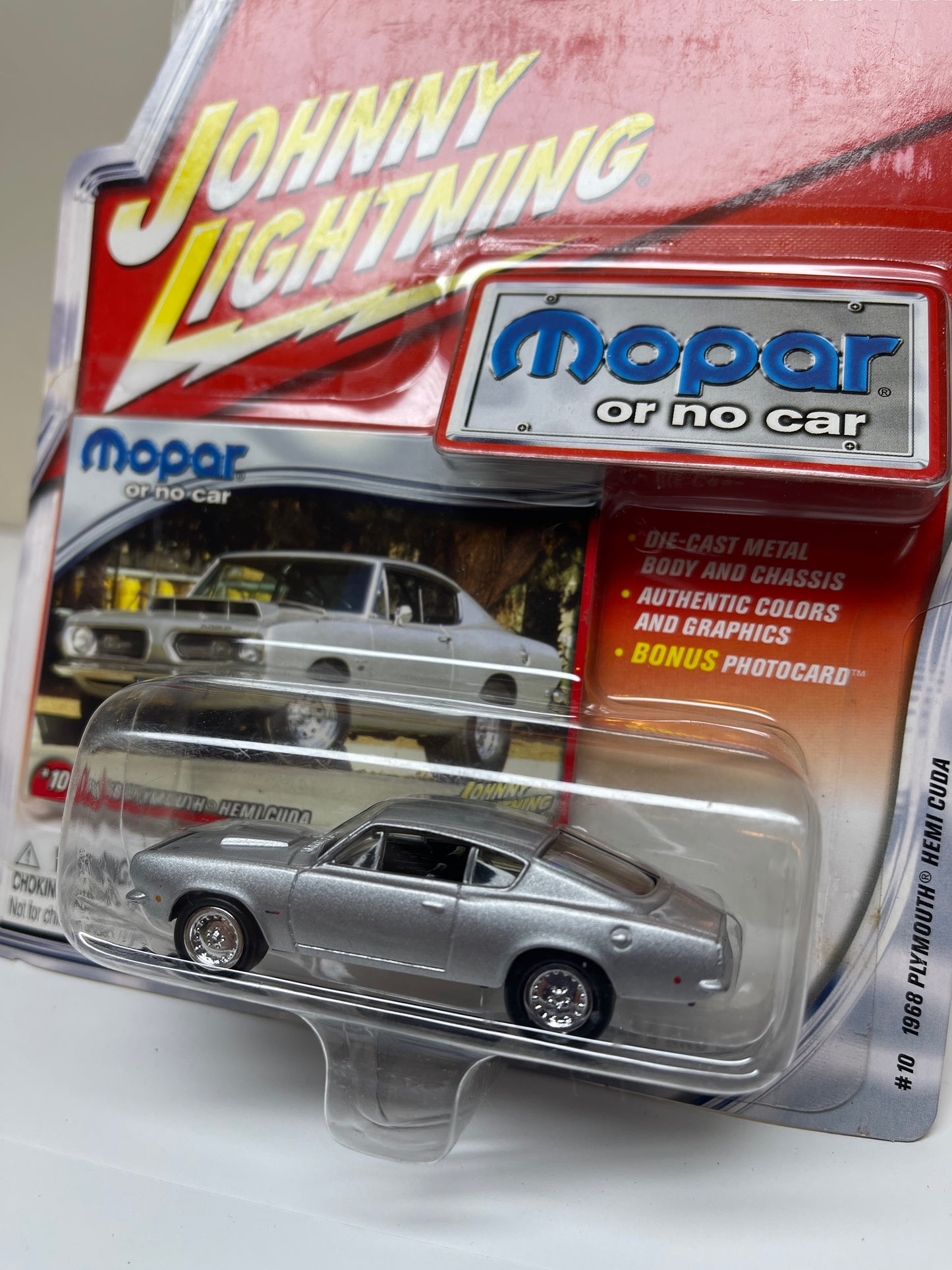 Johnny Lightning Mopar 1968 Plymouth Hemi Cuda