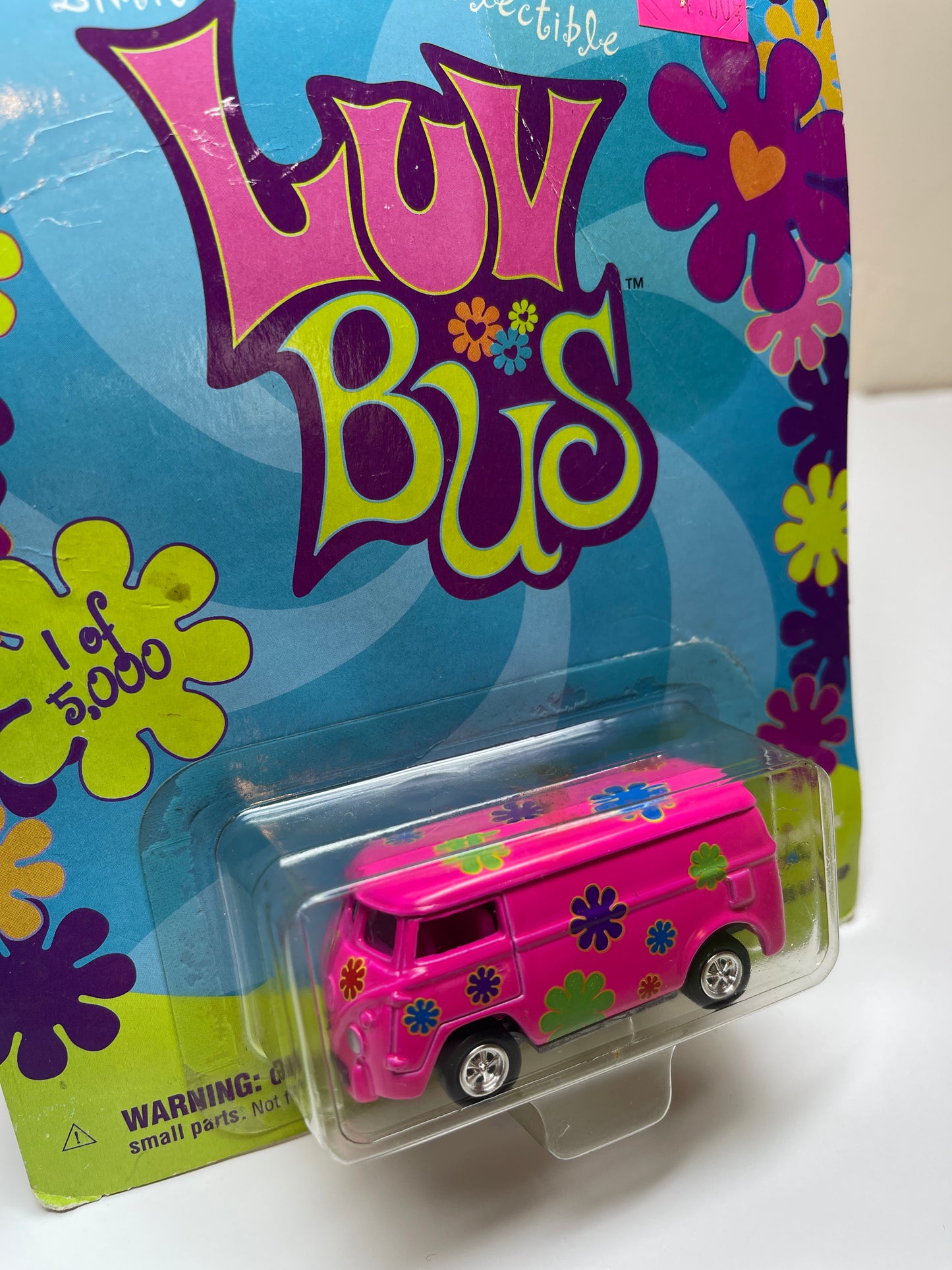 Johnny Lightning Luv Bus