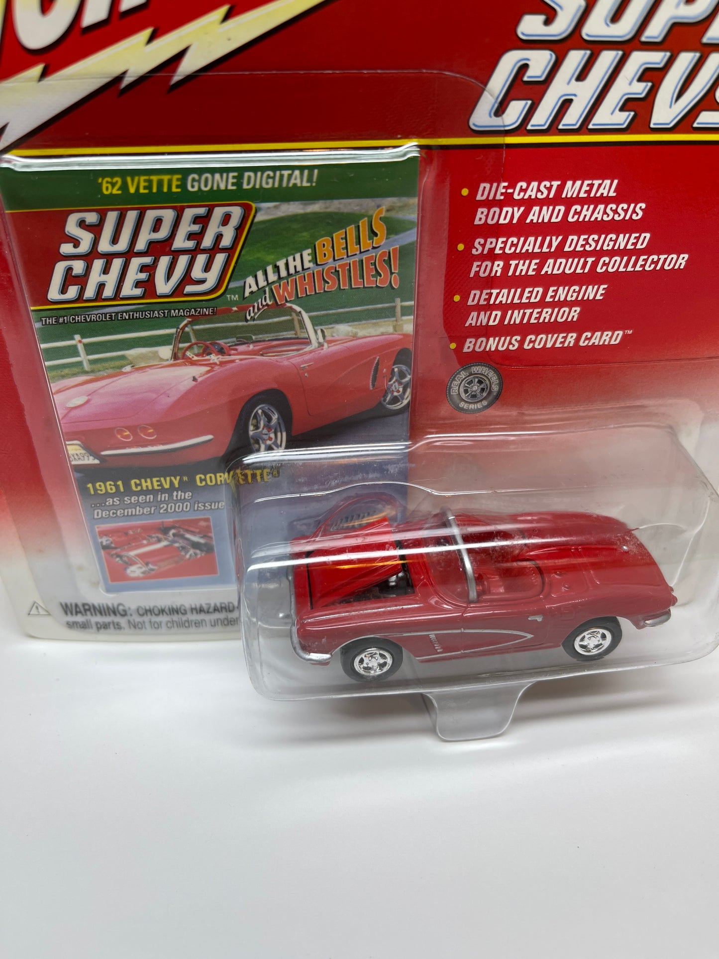 Johnny Lightning Super Chevy 1961 Chevy Corvette