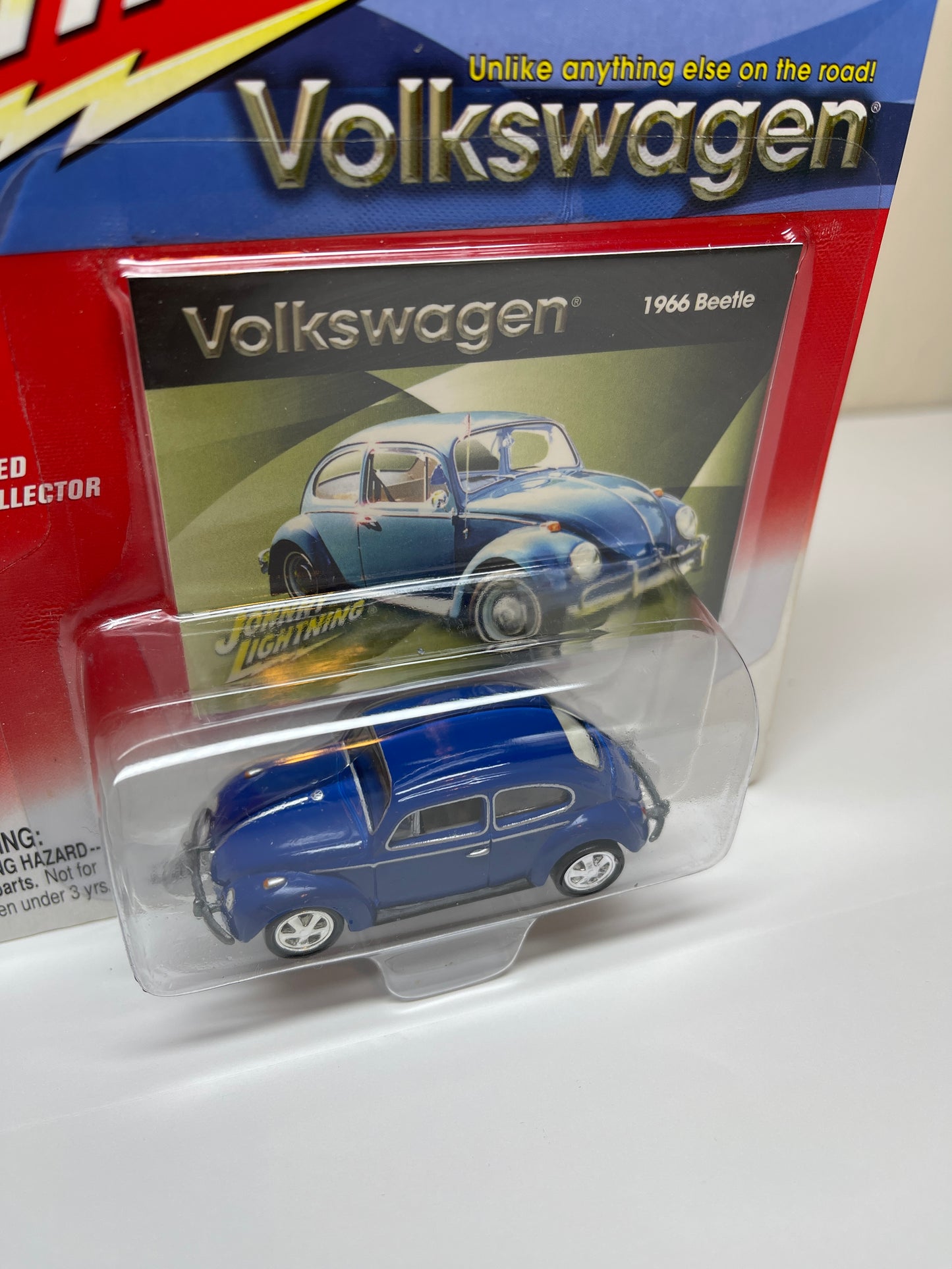 Johnny Lightning Volkswagen 1966 Beetle