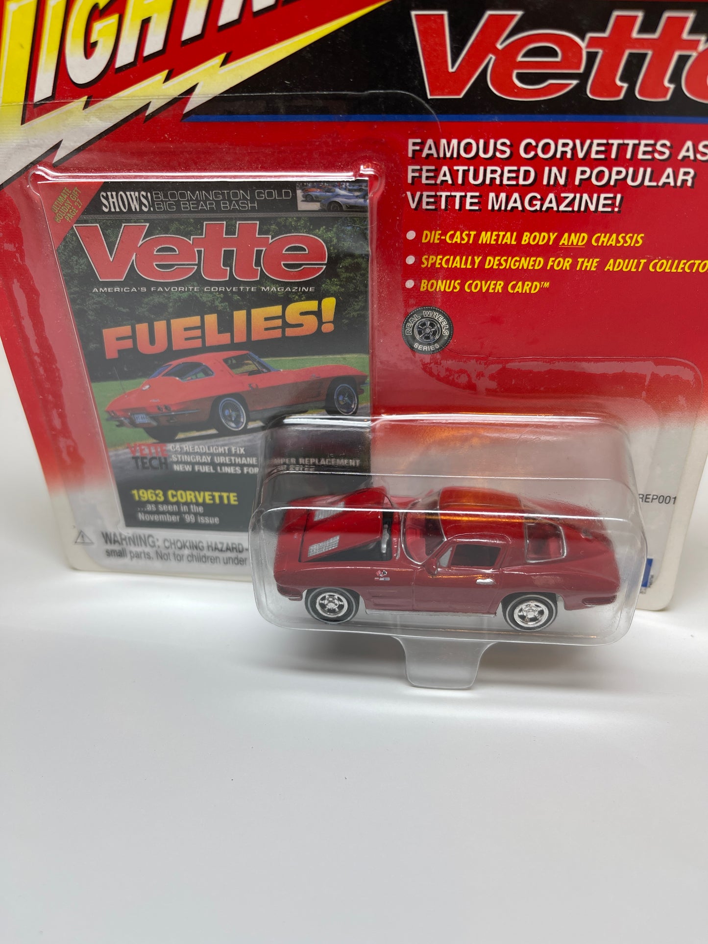 Johnny Lightning 1963 Corvette